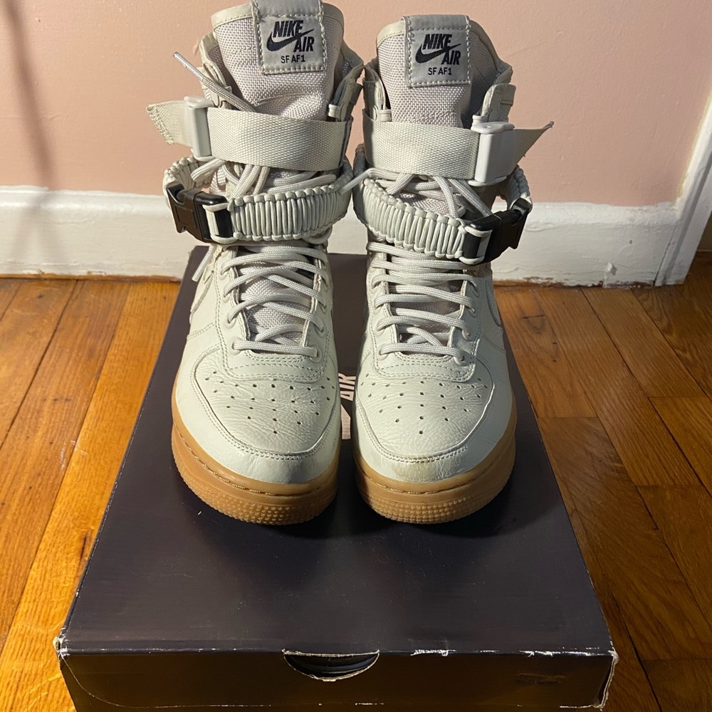 Nike SF Air Force 1 Sneaker